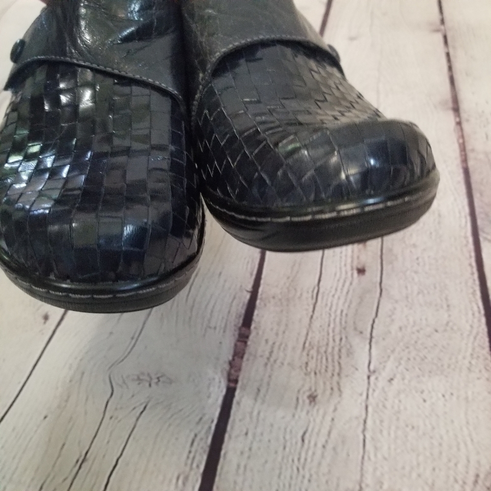 Soft walk clogs Nursing leather Navy Size  9 - Picture 4 of 9